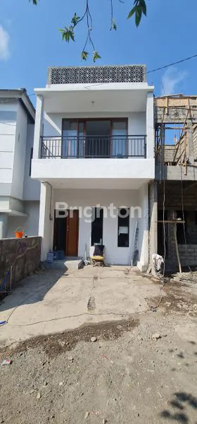 image DIJUAL CEPAT RUMAH 3 LANTAI PERUMAHAN ESTERLAND JIMBARAN (1)