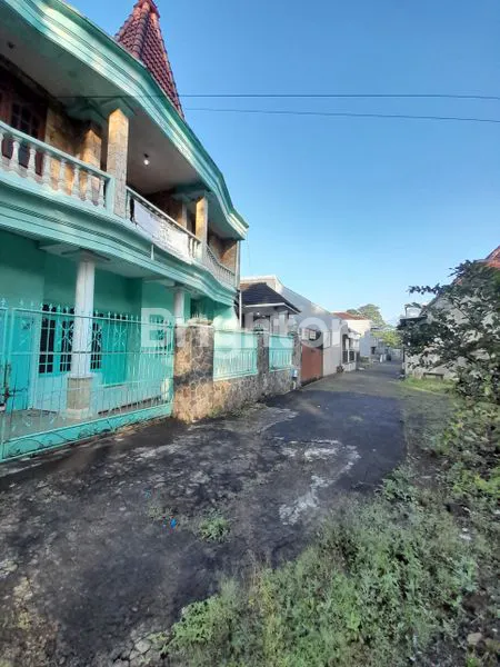 image RUMAH BURING GOR KEN AROK 3 LANTAI (2)