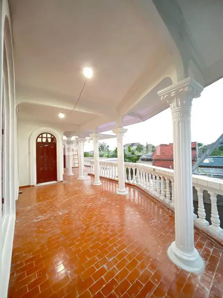 image RUMAH MEWAH 5+1 KT DI MANTRIJERON, SHM, 400M² (3)