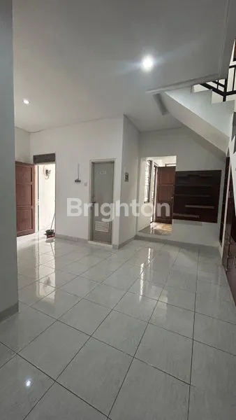 image RUMAH MINIMALIS SIAP HUNI TENGAH KOTA BSD (2)