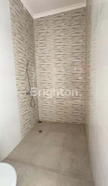 image RUMAH BARU GRESS SIAP HUNI DARMO HARAPAN INDAH DEKAT SUKOMANUNGGAL RAYA SATELIT TANDES GRAHA FAMILI PAKUWON MALL (7)