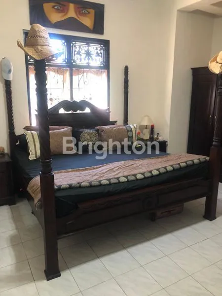 image DIJUAL RUMAH SEMI VILLA 3 LANTAI DENGAN POOL DAN RUANG YOGA LOKASI STRATEGIS DI KUTA, BADUNG (3)