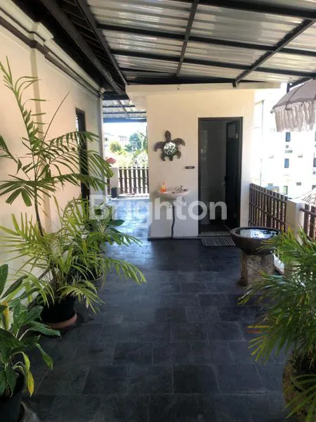 image DIJUAL RUMAH SEMI VILLA 3 LANTAI DENGAN POOL DAN RUANG YOGA LOKASI STRATEGIS DI KUTA, BADUNG (5)