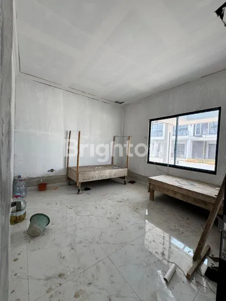 image RUMAH HOEK VILLA PASIR PUTIH PIK 2 UNDER PRICE (3)