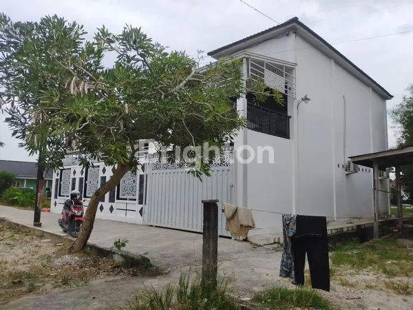 image DIJUAL RUMAH MEWAH + FURNITURE + AC + TV (4)