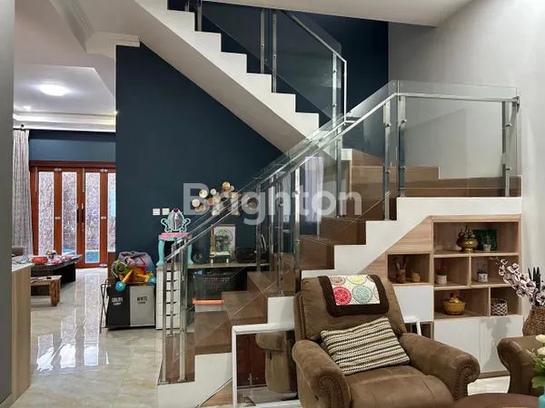 image RUMAH MEWAH 2 LANTAI FULLY FURNISHED (3)
