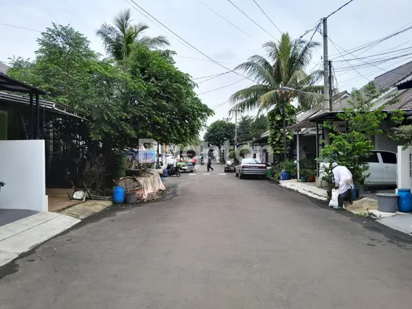 image RUMAH MURAH BAGUS KOMPLEK AMAN SEJUK SAWANGAN DEPOK (3)