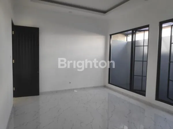 image KLAMPIS SEMOLO DEKAT MANYAR (2)