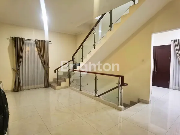 image RUMAH MEWAH 3 LANTAI SIAP HUNI, HOOK, ADA KOLEM RENANG & FULL FURNISHED - TANGGERANG (3)