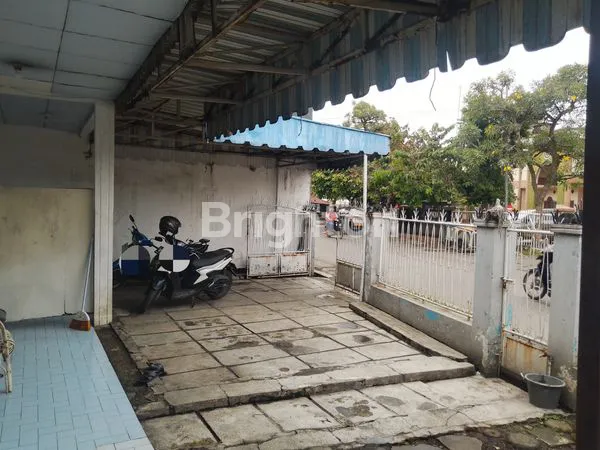 image DIJUAL RUMAH PINGGIR JALAN COCOK UNTUK USAHA DAN TEMPAT TINGGAL (1)