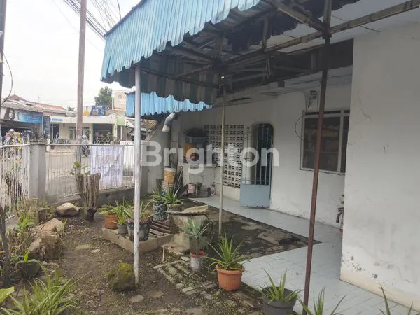 image DIJUAL RUMAH PINGGIR JALAN COCOK UNTUK USAHA DAN TEMPAT TINGGAL (3)