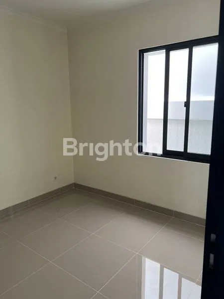 image RUMAH BARU CLUSTER LEONORA KAWASAN SYMPHONIA - GADING SERPONG (4)