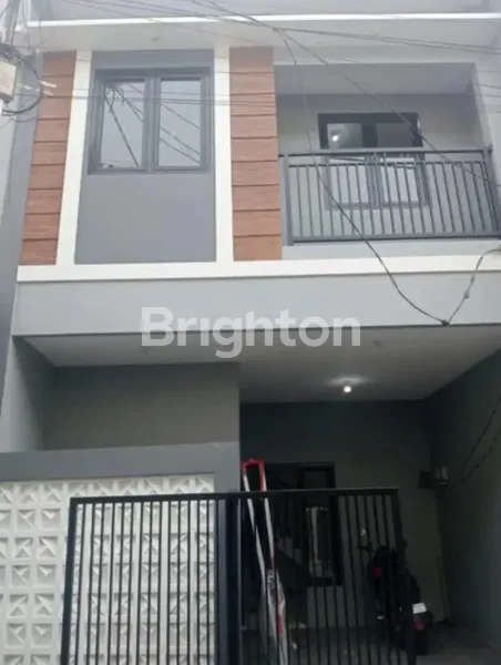 image RUMAH BARU GRESS READY SIAP HUNI KUTISARI LOKASI STRATEGIS DEKAT UNIV PETRA SIWALANKERTO JEMURSARI AYANI TENGGILIS RUNGKUT SIER (1)