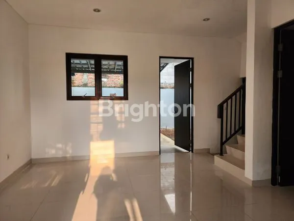 image DI JUAL/DI SEWAKAN RUMAH CANTIK DI GRAHA LARAS SENTUL - SIAP HUNI, LOKASI STRATEGIS. AKSES CEPAT KE TOL, SEKOLAH, RUMAH SAKIT, PUSAT PERBELANJAAN (4)