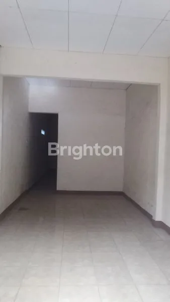 image  RUKO ADA 3 UNIT DIJUAL CEPAT, LOKASI STRATEGIS RAMAI, BISA DISEWAKAN BANYAK PEMINATNYA, DI PANGANDEGAN, PASAR KEMIS, TANGERANG  (3)