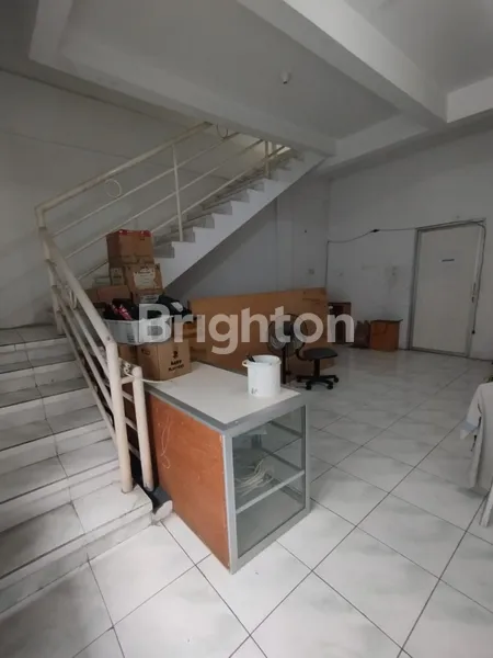 image COCOK UNTUK KANTOR, GUDANG, PERTOKOAN, RUKO 3 LANTAI PASAR KEMBANG, NEGO (1)