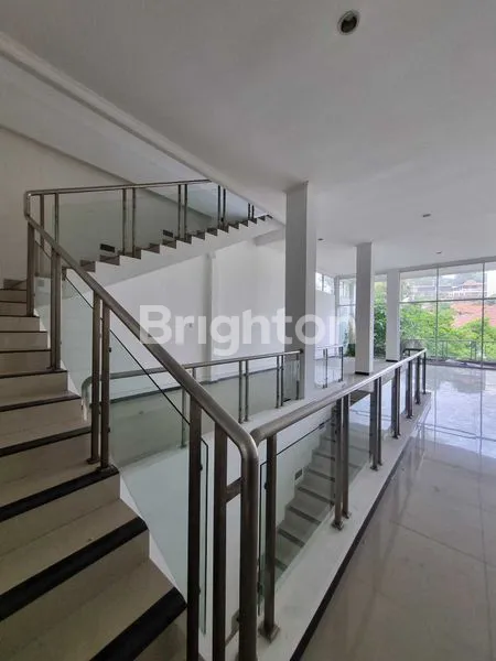 image HOT NEWS ! RUKO HOOK 3 LANTAI LEBAR 7,5 × 16 PINGGIR JALAN RAYA S PARMAN SEMARANG  (3)