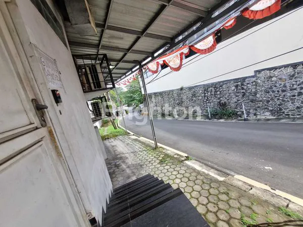 image HOT NEWS ! RUKO HOOK 3 LANTAI LEBAR 7,5 × 16 PINGGIR JALAN RAYA S PARMAN SEMARANG  (8)