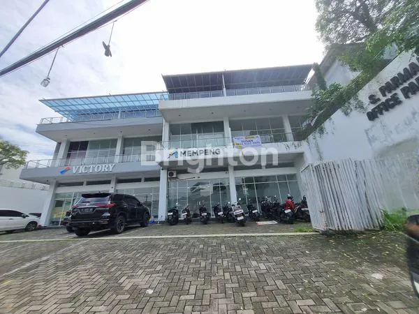 image HOT NEWS ! RUKO HOOK 3 LANTAI LEBAR 7,5 × 16 PINGGIR JALAN RAYA S PARMAN SEMARANG  (1)