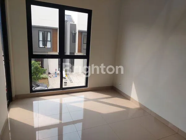 image RUMAH SUMMARECON CROWN MUTIARA GADING CITY HARAPAN INDAH KOTA BEKASI  (5)