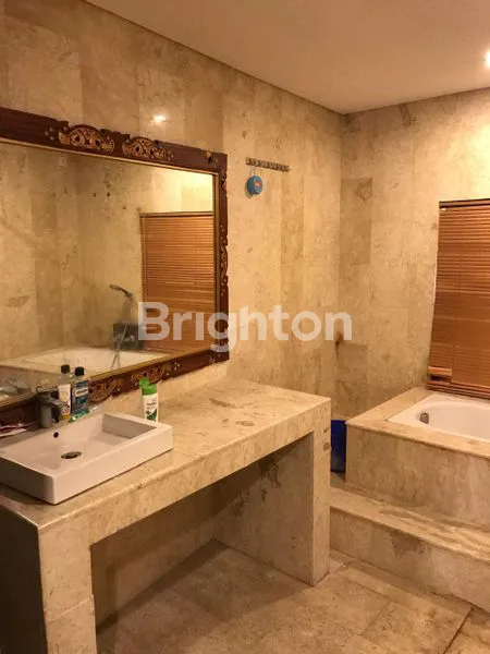 RUMAH SEMI VILLA DI BATUAN GIANYAR