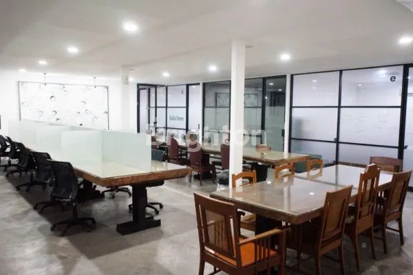 image GEDUNG SIAP BUKA BISNIS RESTORAN/BAR LOKASI SANGAT STRATEGIS (6)