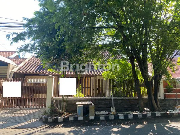 image RUMAH DEKAT JALAN RAYA SIAP HUNI COCOK BUAT USAHA, DEKAT MERR, DEKAT UPN, LINGKUNGAN RAMAI (1)