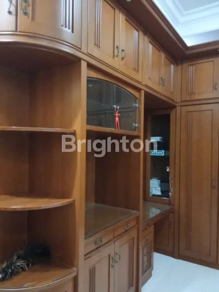 image RUMAH MEWAH CLASSIC NOL JALAN RAYA BISA BUAT KANTOR, DEKAT MERR, DEKAT TOL TAMBAK SUMUR, DEKAT TOL BANDARA JUANDA, DEKAT UPN (3)