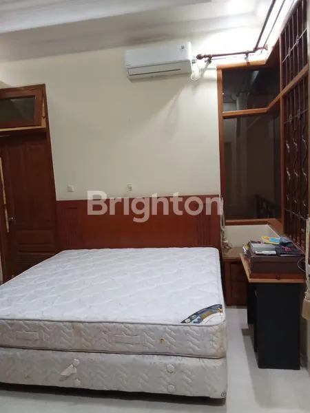 image RUMAH MEWAH CLASSIC NOL JALAN RAYA BISA BUAT KANTOR, DEKAT MERR, DEKAT TOL TAMBAK SUMUR, DEKAT TOL BANDARA JUANDA, DEKAT UPN (4)