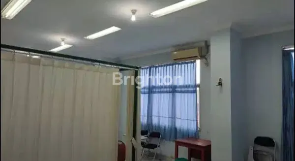image BANGUNAN 3 LANTAI DI JL IMAM BONJOL - KARAWACI (6)