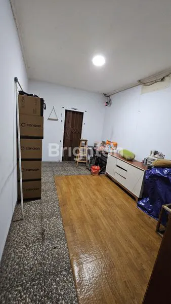 image RUMAH 4 LANTAI DEKAT MANGGA DUA (3)