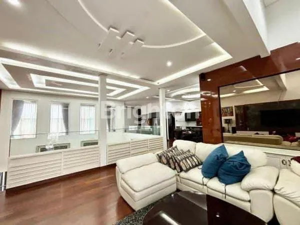 image RUMAH BSD SERPONG TANGERANG 2 LANTAI ADA KOLAM RENANG (3)