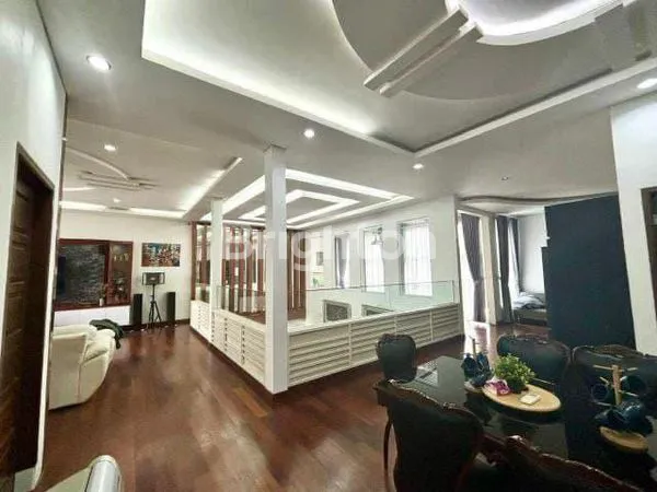 image RUMAH BSD SERPONG TANGERANG 2 LANTAI ADA KOLAM RENANG (7)