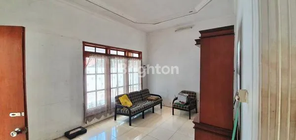 image RUMAH 1 LANTAI ROW 2 MOBIL SEMI FURNISHED PEKALONGAN UTARA (2)