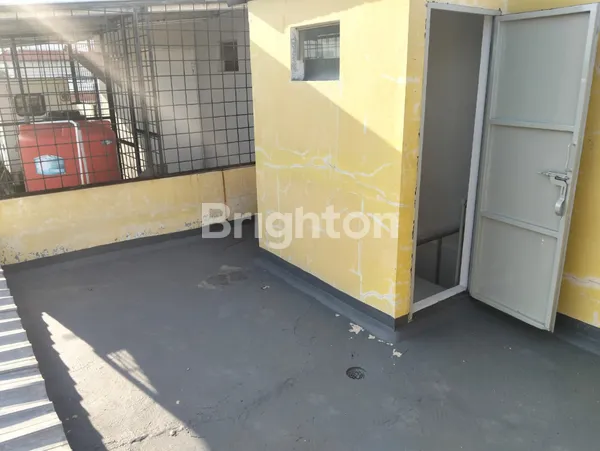 image RUKO 3 1/2 LANTAI DI PAKUWON CITY SURABAYA  (3)