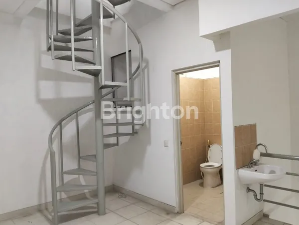 image RUKO 3 1/2 LANTAI DI PAKUWON CITY SURABAYA  (4)