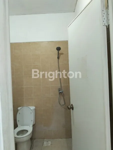 image RUKO 3 1/2 LANTAI DI PAKUWON CITY SURABAYA  (5)