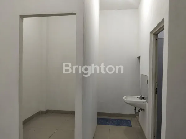 image RUKO 3 1/2 LANTAI DI PAKUWON CITY SURABAYA  (6)