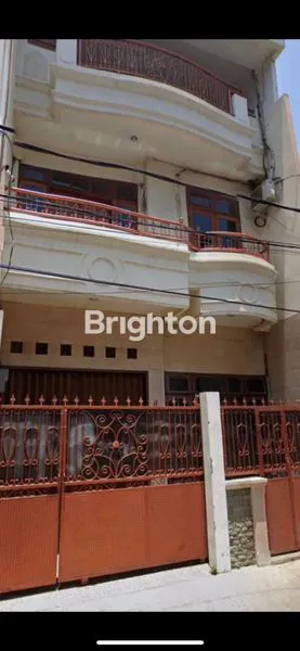 image RUMAH 4 LANTAI DEKAT MANGGA DUA (1)