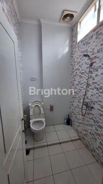 image SEWA GEDUNG LOKASI STRATEGIS 3,5 LANTAI.  (7)