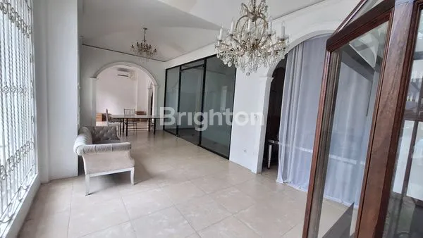 image SEWA GEDUNG LOKASI STRATEGIS 3,5 LANTAI.  (2)