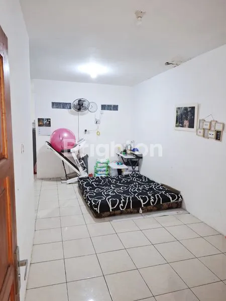 image RUMAH 1 1/2 LANTAI BISA BUAT USAHA JL MAINROAD (1)