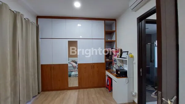 image RUMAH MEWAH SANGAT TERAWAT DI CLUSTER ALAM SUVARNA SUTERA (8)