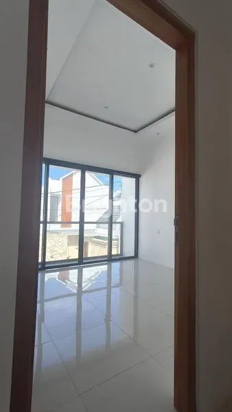 image RUMAH TINGGAL HANYA AVAILABLE 2 UNIT KONDISI HABIS RENOVASI SIAP HUNI DI CLUSTER PERUMAHAN DAN VILLA DI AREA TUKAD BALIAN DENPASAR SELATAN (4)