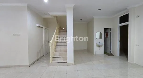 image RUMAH SUDAH RAPI DI TAMAN RATU, BANGUNAN 2,5 LANTAI (3)