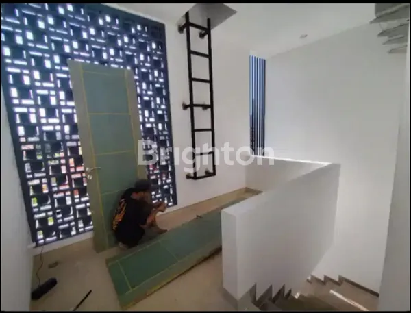 image RUMAH KOS 8 KAMAR BARU SIAP BEROPERASI DI KETINTANG DEKAT ROYAL PLAZA, UNESA & SEKOLAH AL FALAH HANYA 1.75MAN (8)