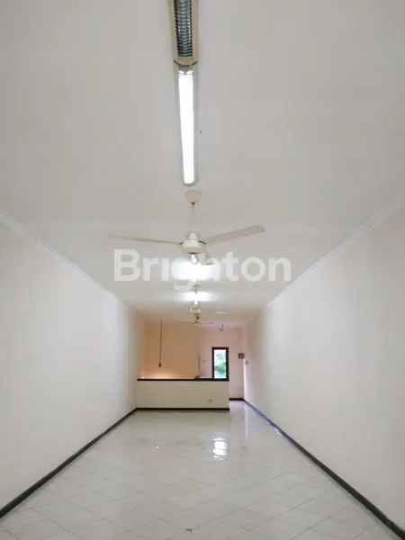 image RUKO 2 LANTAI, SIAP PAKAI, KONDISI BAGUS, LOKASI STRATEGIS RUKO NIAGA, WR. SUPRATMAN, DEKAT RS LAVALETTE, DINOYO, LOWOKWARU, KOTA MALANG, JAWA TIMUR (4)