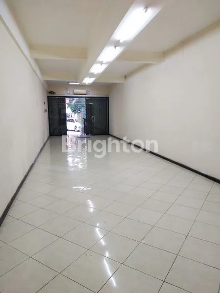 image RUKO 2 LANTAI, SIAP PAKAI, KONDISI BAGUS, LOKASI STRATEGIS RUKO NIAGA, WR. SUPRATMAN, DEKAT RS LAVALETTE, DINOYO, LOWOKWARU, KOTA MALANG, JAWA TIMUR (3)
