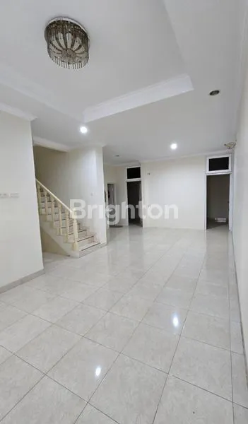 image RUMAH SUDAH RAPI DI TAMAN RATU, BANGUNAN 2,5 LANTAI (1)