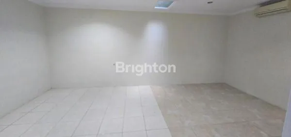 image RUMAH SUDAH RAPI DI TAMAN RATU, BANGUNAN 2,5 LANTAI (7)